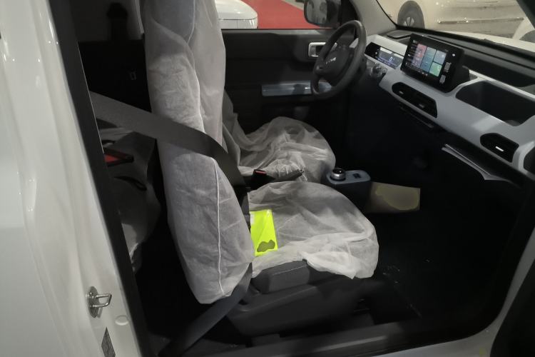 Used Geely Galaxy Panda 2024 Panda Mini 200km Endurance Bear Right Front Seat