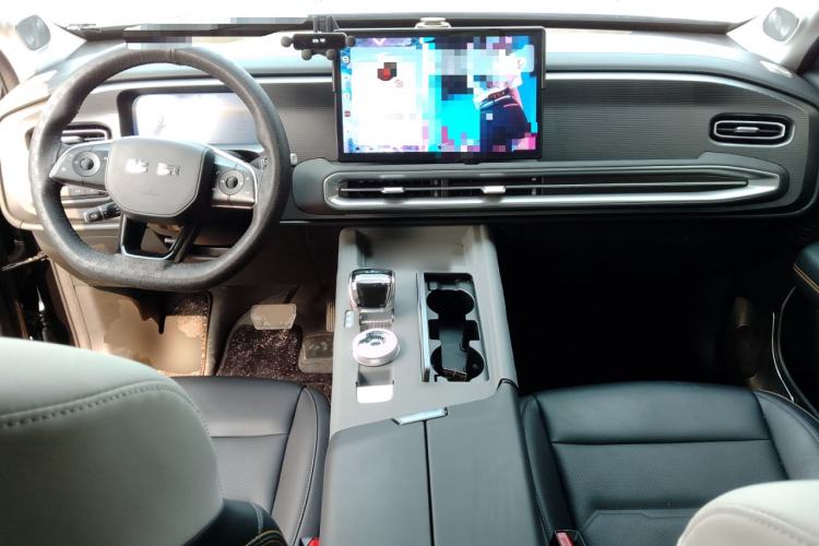 Used BAIC Off-Road BJ30 2024 1.5T Magic Electric Drive Advanced Version Center Console