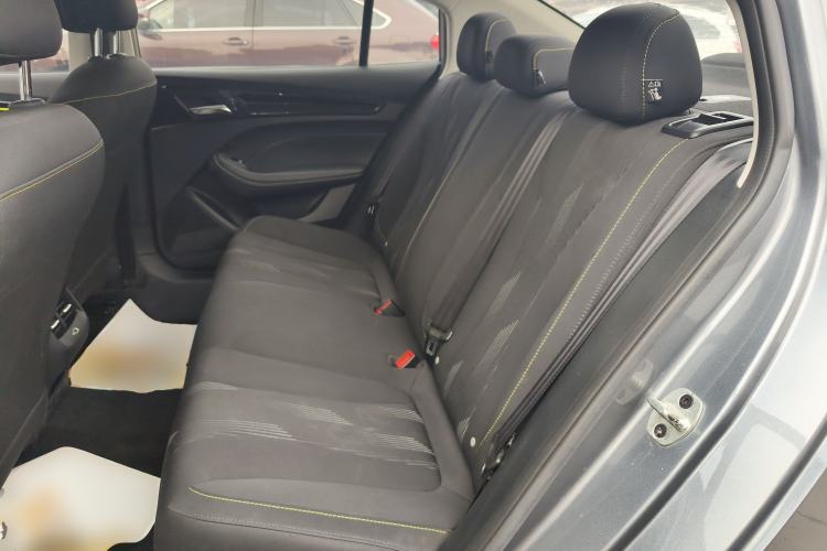 Used Roewe i5 2021 1.5L CVT Platinum Edition
