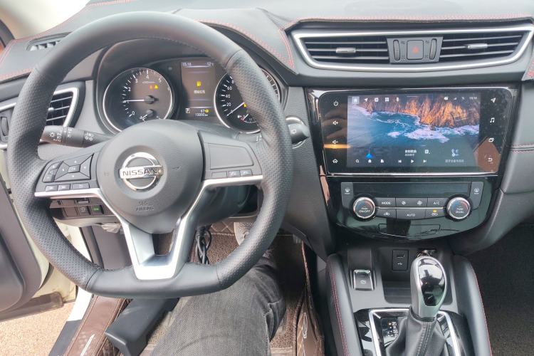 Used Nissan Qashqai 2022 2.0L CVT XV Smart Enjoyment Version Center Console