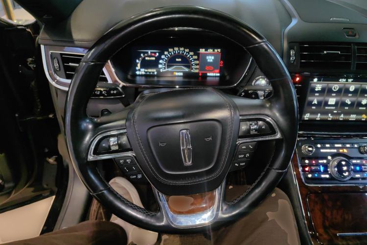 Used Lincoln Continental 2017 3.0T Four-Wheel Drive Prestige Edition Steering Wheel