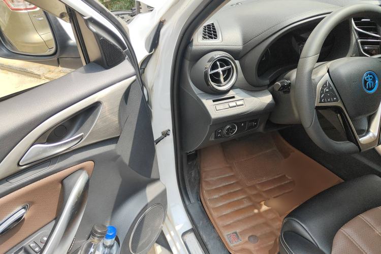 Used BYD Song New Energy 2017 Song DM 1.5TID All-Wheel Drive Prestige Model Driver Seat