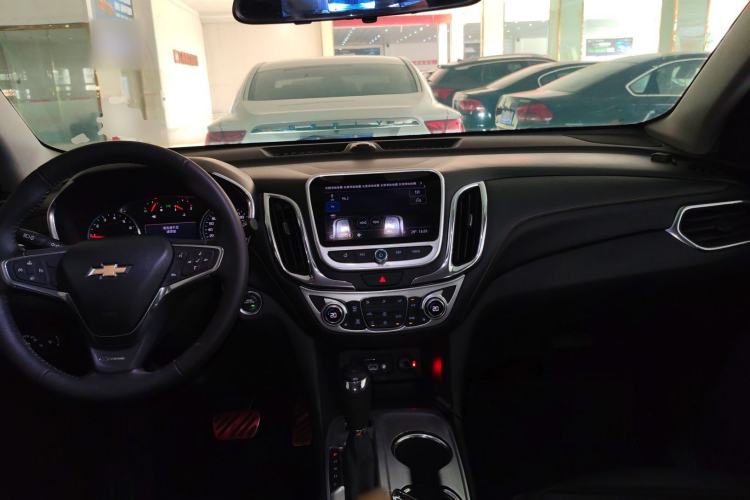 Used Chevrolet Equinox 2019 535T Automatic YuJie Edition China VI Center Console