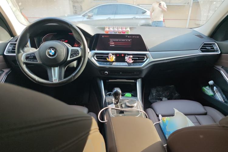 Used BMW 3 Series 2022 325i M Sport Package Center Console