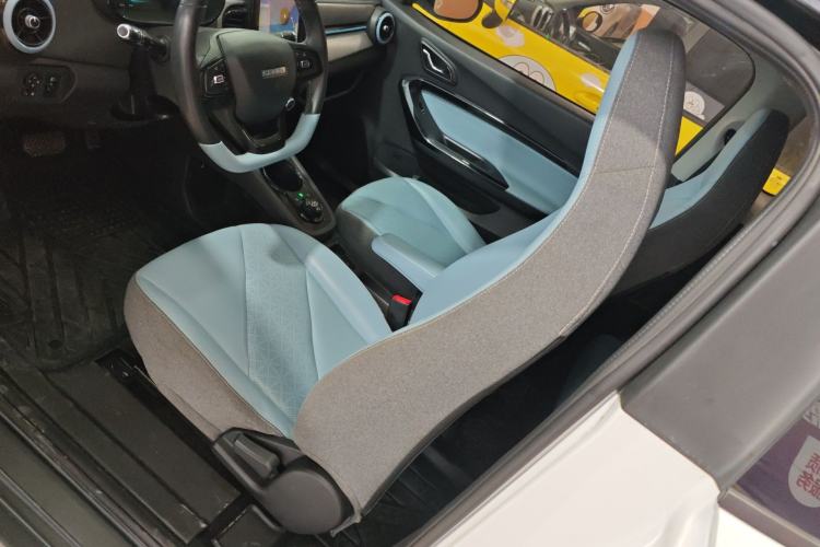 Used Chery Little Ant 2022 Restyled Version Sweet Pink Edition Half-Sugar Version 30.6 kWh 30 kW 301 km Left Front Seat