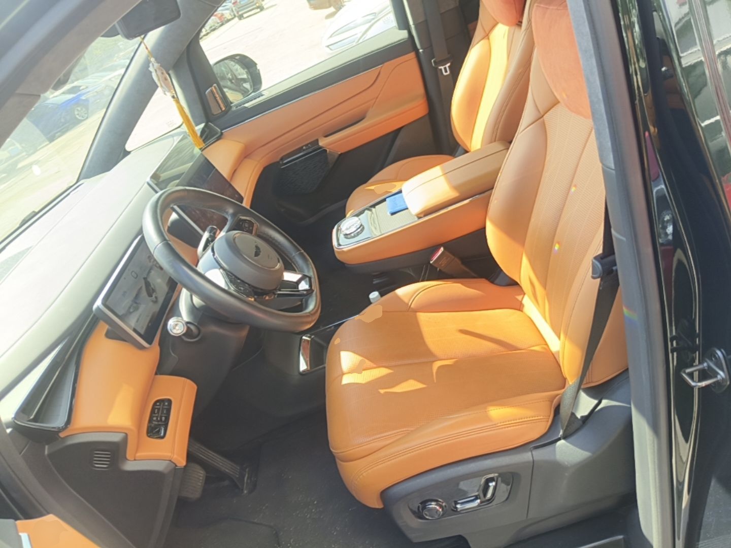 Geely Galaxy LEVC L380 2024 140-Degree 6-Seater All-Wheel-Drive Ultra — снимка 17