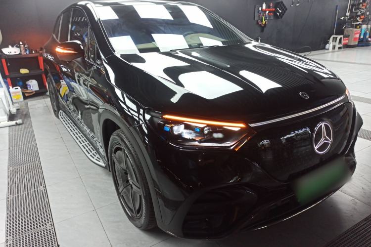 Used Mercedes-Benz EQE SUV 2024 500 4MATIC Flagship Edition Front Right 45 Deg
