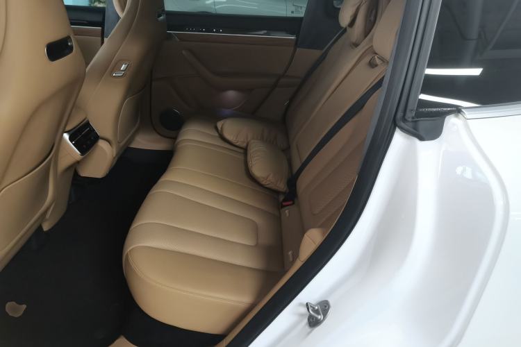 Used Hima Luxeed R7 2024 All-Electric 802 km Max