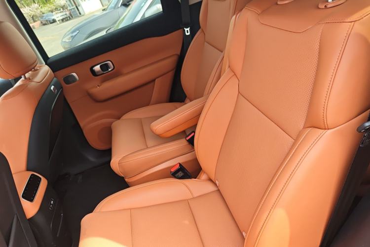 Used Leapmotor C16 2026 All-Electric 630 LiDAR Zhizun Edition 6 Seats Left Rear Seat