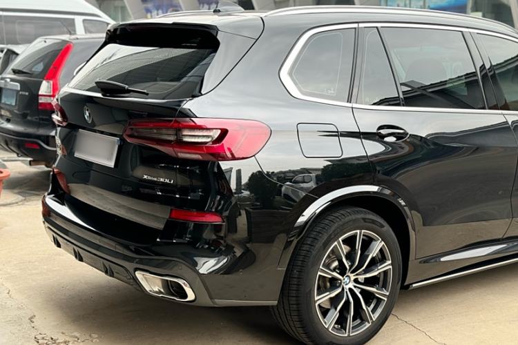 Used BMW X5 2022 Restyled xDrive 30Li Luxury Version M Sport Package