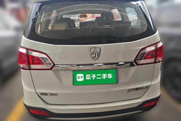 Used Baojun 730 2014 1.5L manual standard trim 7 seats
