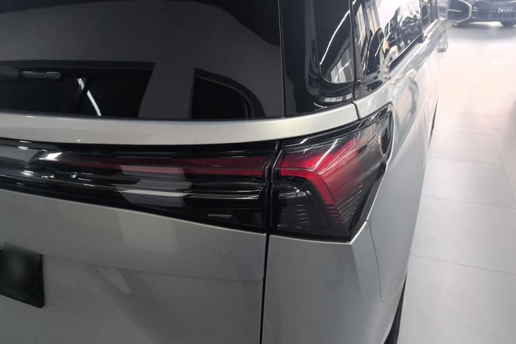 Used Buick GL8 New Energy 2025 Lu Shang Smart Enjoyment Edition 7-Seater
