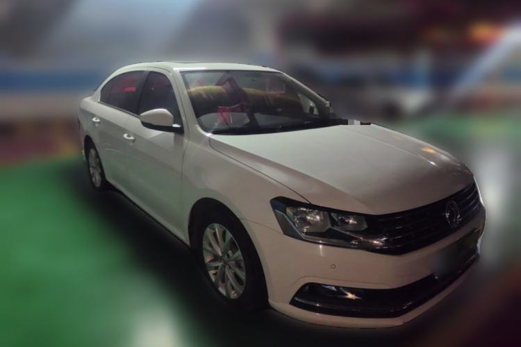 Used Volkswagen Lavida 2017 1.6L Automatic Comfort Edition
