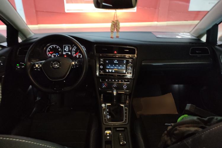 Used Volkswagen Golf 2018 230TSI Automatic Luxury Version