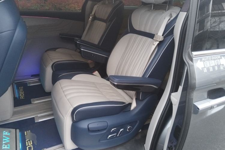 Used Roewe iMAX8 2022 400TGI Prestige Edition