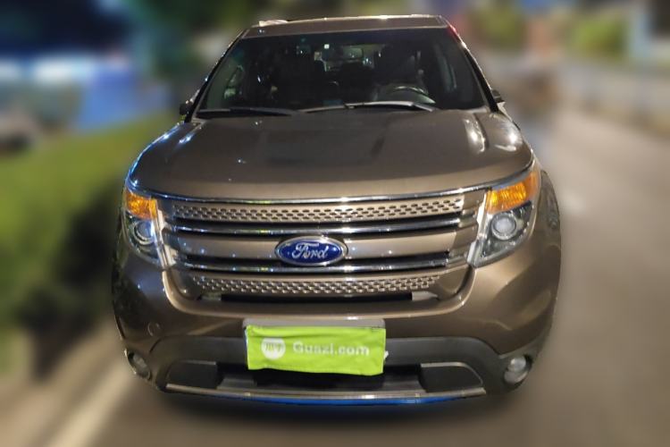 Used Ford Explorer 2013 3.5L Deluxe Model

