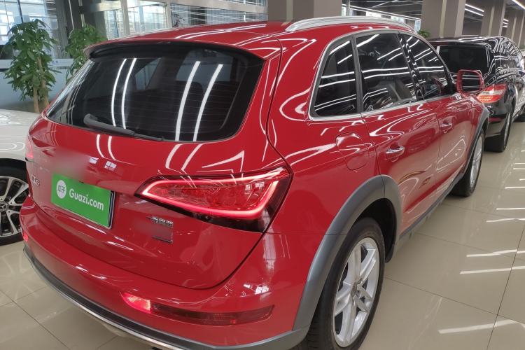 Used Audi Q5 2017 Plus 40 TFSI Technology Model
