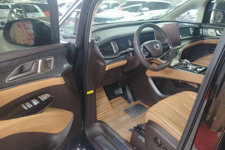 Used Denza D9 2024 DM-i 980 Four-Wheel Drive Prestige Model Driver Seat