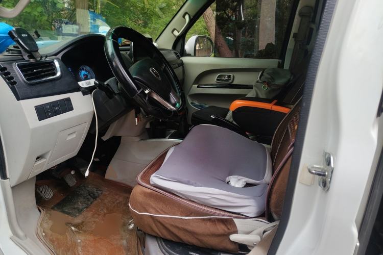 Used Jinbei New Hiace S 2023 1.5L Wealth Edition Passenger Van 5/6/7-Seater Non-Air-Conditioned Version SWC15M