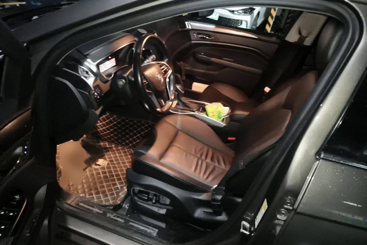 Used Cadillac SRX 2015 3.0L Comfort Version
