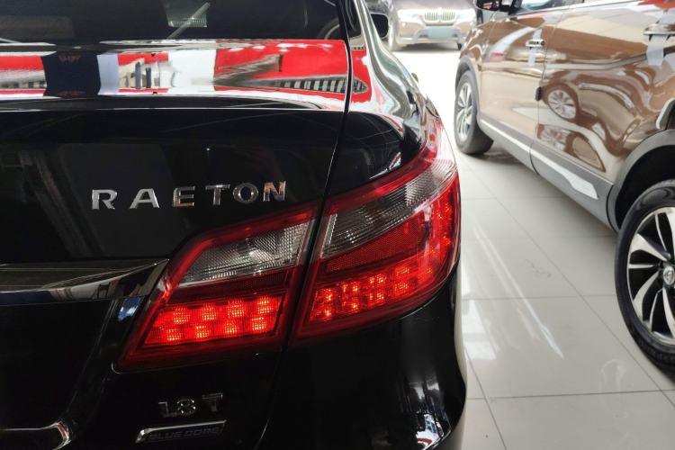 Used CHANGAN Raeton 2014 1.8T Automatic Prestige Anniversary Edition China V Standard Exterior 3