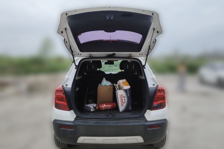 Used Chevrolet Trax 2016 1.4T Automatic Two-Wheel Drive Luxury Version Trunk