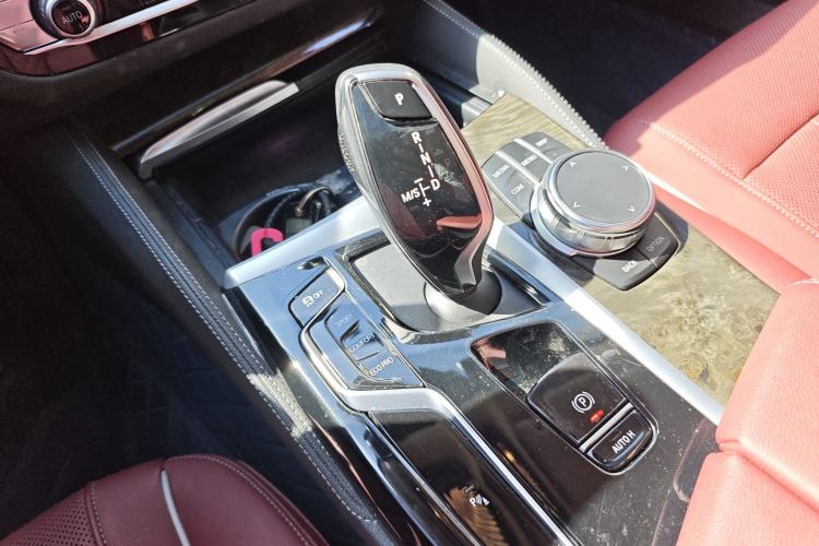 Used BMW 5 Series 2022 Second Facelift 525Li Luxury Package Gear Lever