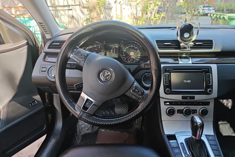 Used Volkswagen Magotan 2012 Facelift 1.8TSI Prestige Model Steering Wheel