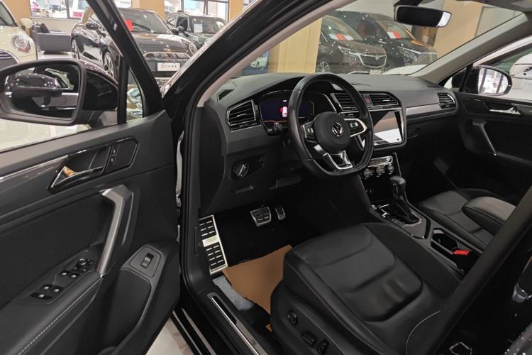 Used Volkswagen Tiguan L 2021 330TSI Automatic Two-Wheel Drive R-Line Enhanced Edition Driver Seat