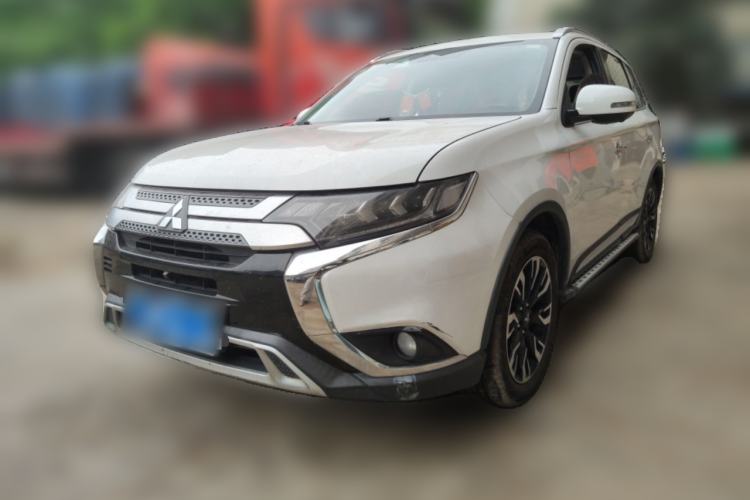 Used Mitsubishi Outlander 2019 2.4L 4x4 Zhi Xiang Edition 5 Seats China V Emission Standard