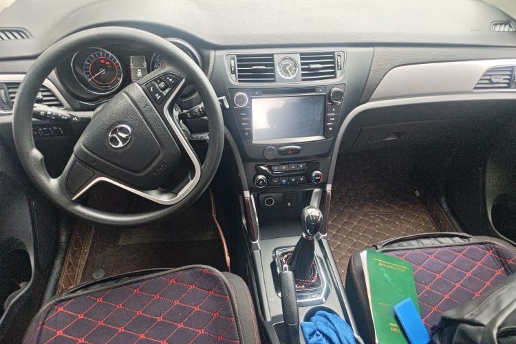 Used BAIC Senova X55 2016 1.5L Manual Comfort Version Center Console