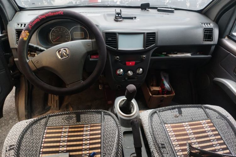 Used BAIC Weiwang 306 2013 1.2L Value Edition Comfort Type 7 Seats A12 China IV Emission Standard Center Console