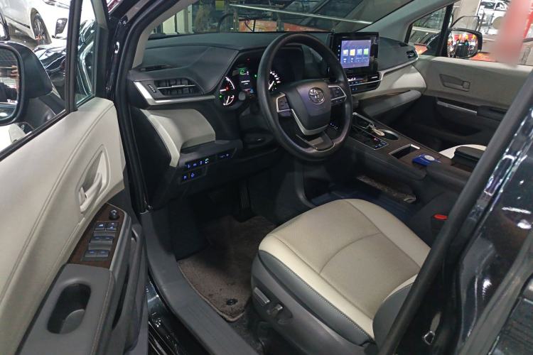 Used Toyota Sienna 2021 2.5L Hybrid Comfort Edition