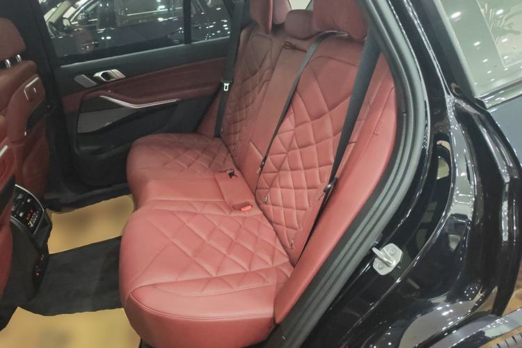 Used BMW X5 2023 xDrive 40Li M Sport Night Edition Package Left Rear Seat