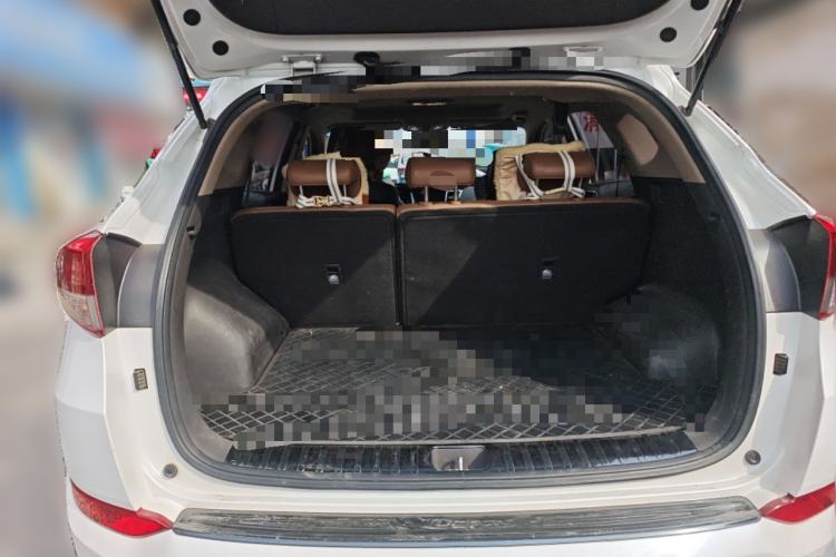 Used Hyundai Tucson 2015 1.6T Dual-Clutch Two-Wheel-Drive Smart Model Trunk