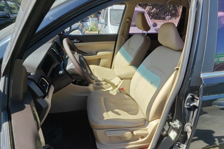 Used Baojun 730 2014 1.5L manual Comfort ESP version 7 seats