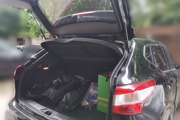 Used Nissan Qashqai 2016 2.0L CVT Elite Edition Trunk