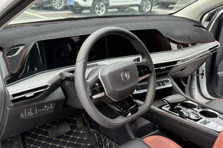 Used CHANGAN Eado 2023 Changan Edition PLUS Blue Whale NE 1.4T GDI DCT Prestige Version Interior 5