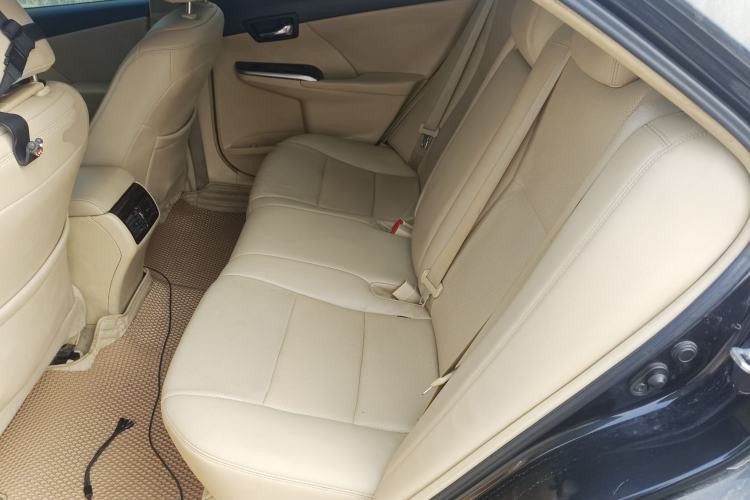 Used Toyota Camry 2016 2.0E 10th Anniversary Elite Edition
