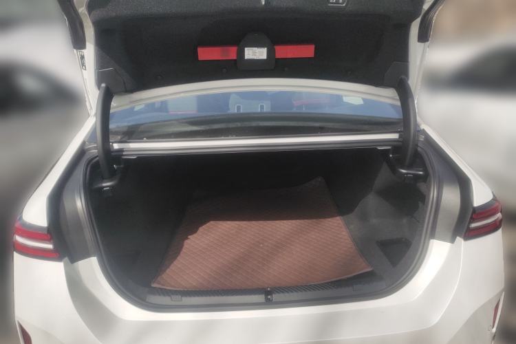 Used BMW i5 2025 eDrive 40L M Sport Package Trunk