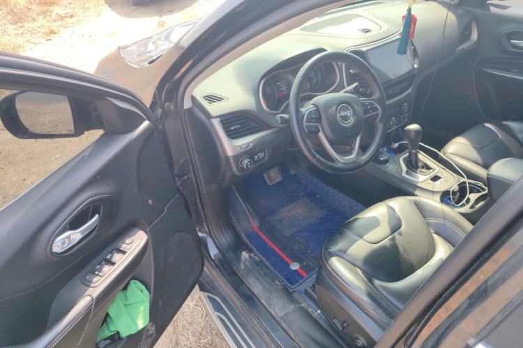 Used Jeep Cherokee 2016 2.4L Professional Edition