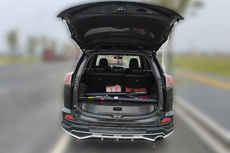 Used Toyota RAV4 2016 2.0L CVT Two-Wheel Drive Fashion Edition China V Standard
