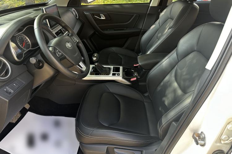 Used Bestune X40 2019 1.6L Automatic Luxury Version China V Emission Standard