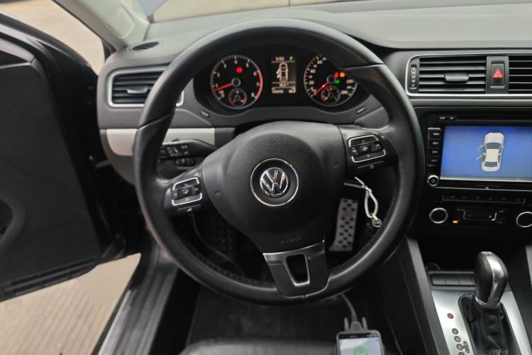 Used Volkswagen Sagitar 2014 Revised Version 1.4TSI Automatic Luxury Edition
