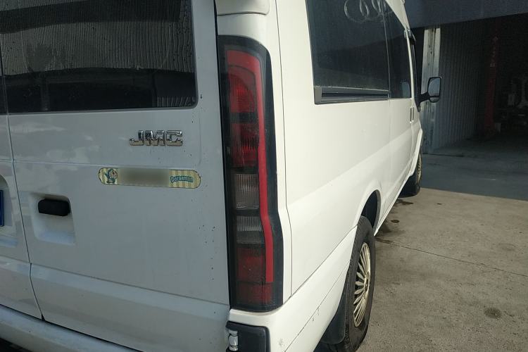 Used JMC Fushun 2022 2.0T Manual Multi-Function Passenger Vehicle Mid-Range High Roof 6-7 Seats
