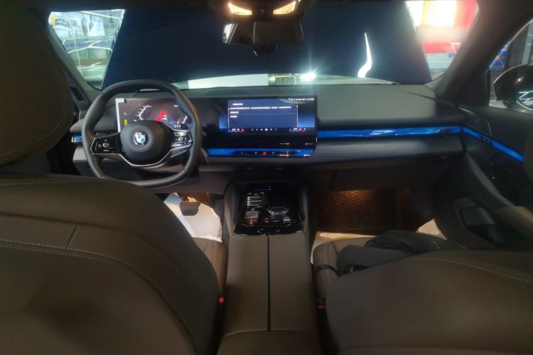 Used BMW 5 Series 2025 530Li Leading Edition Luxury Package
