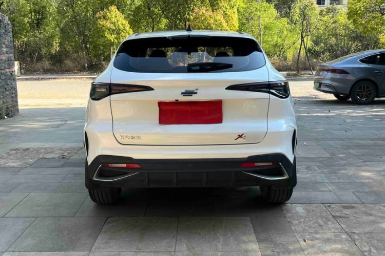 Used CHANGAN OSHAN X5 PLUS 2023 Revised 1.5T DCT Pioneer Edition
