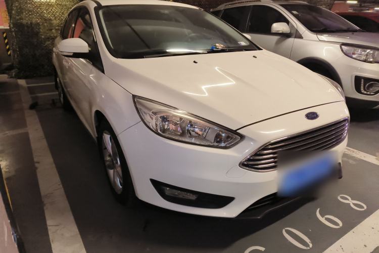 Used Ford Focus 2015 Hatchback 1.6L Automatic Comfort Model Front Right 45 Deg