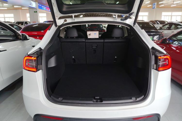Used Tesla Model Y 2023 Rear-Wheel-Drive Version Trunk
