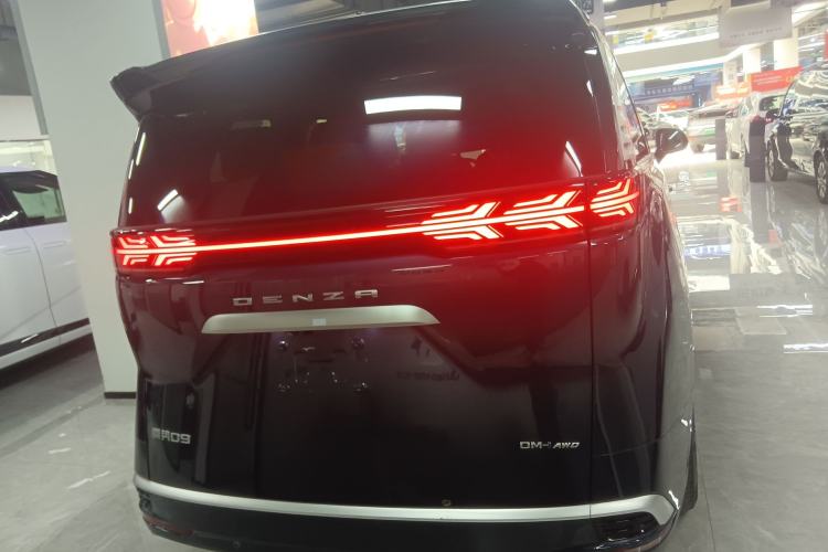 Used Denza D9 2022 DM-i 970 Four-Wheel Drive Flagship Model